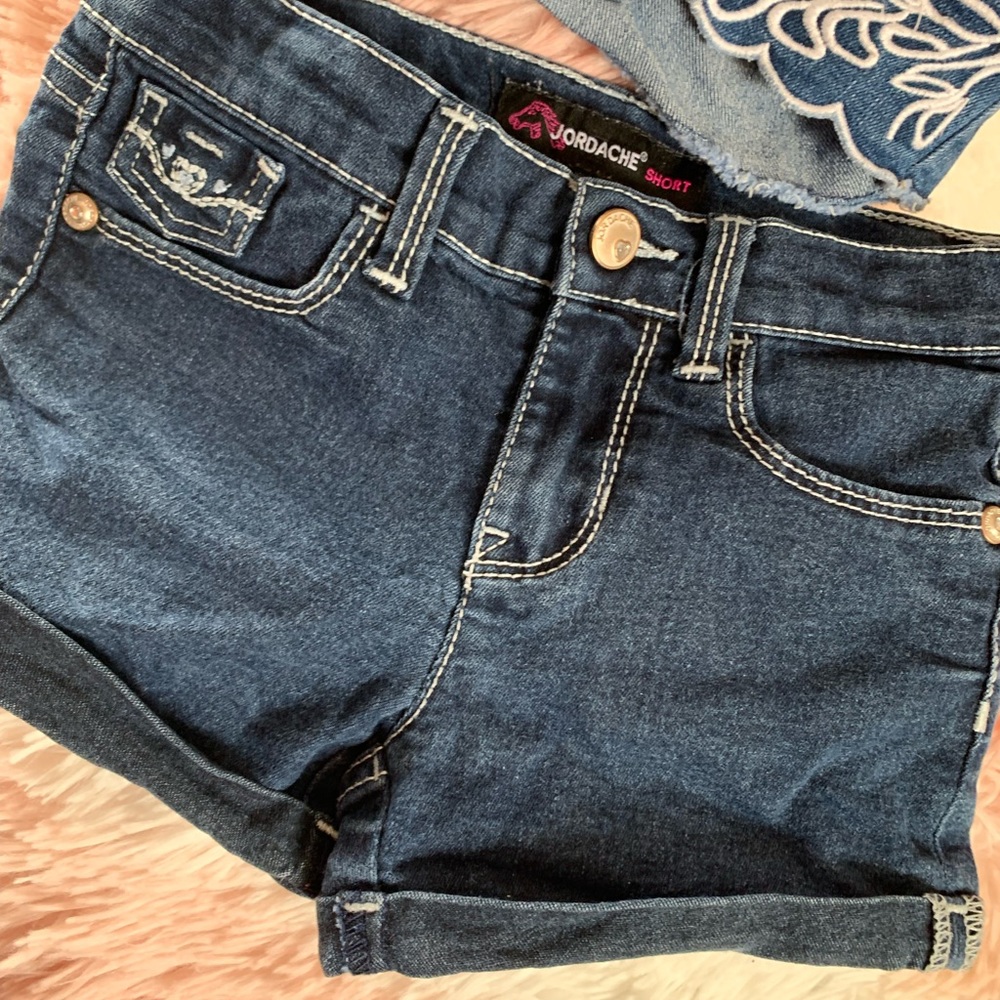Shorts size 4